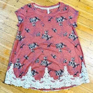 Dusty Rose Floral Print Tee Shirt, with Lace detailing, M